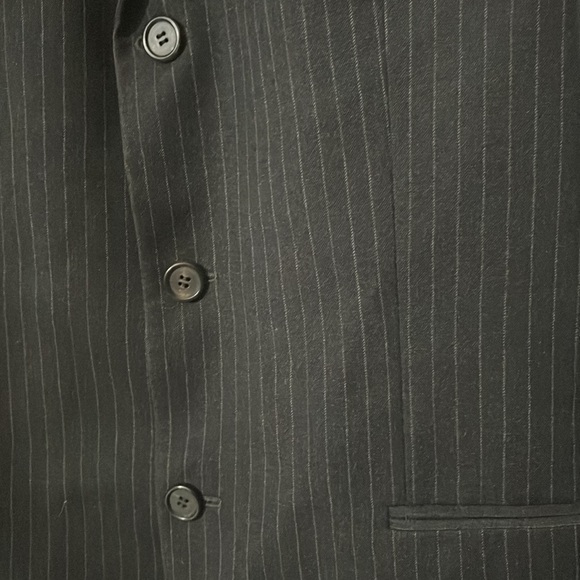 HUGO BOSS Men's Black Pinstripe Blazer ACCEPTING OFFERS Size 38R - Picture 4 of 9